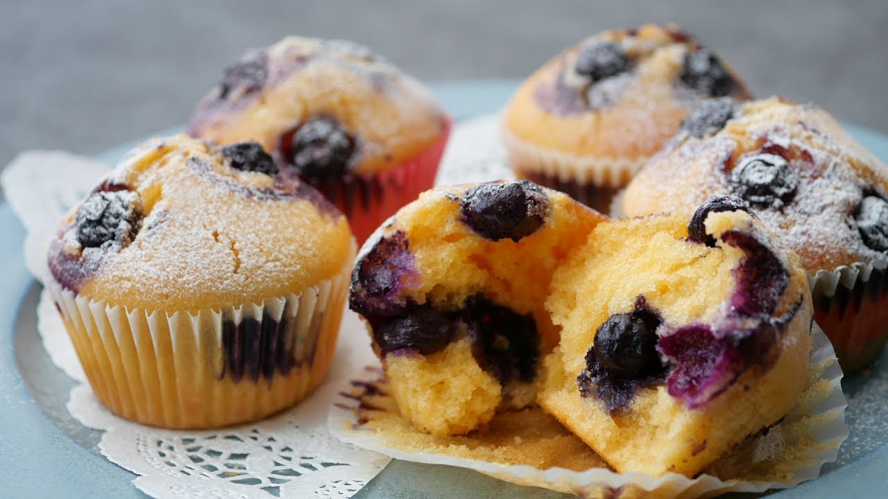 ふんわり柔らか甘酸っぱい♡ブルーベリーマフィン オイルとバターのいいとこ取り | Soft and fluffy Blueberry Muffins