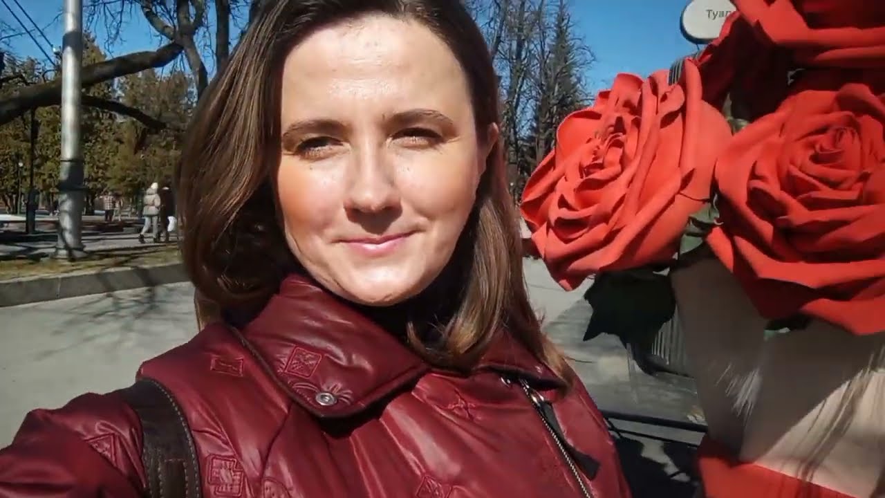 Праздничный Харьков перед днем траура (9 марта) . Жизнь контрастов💞: сегодня гуляем, завтра скорбим.