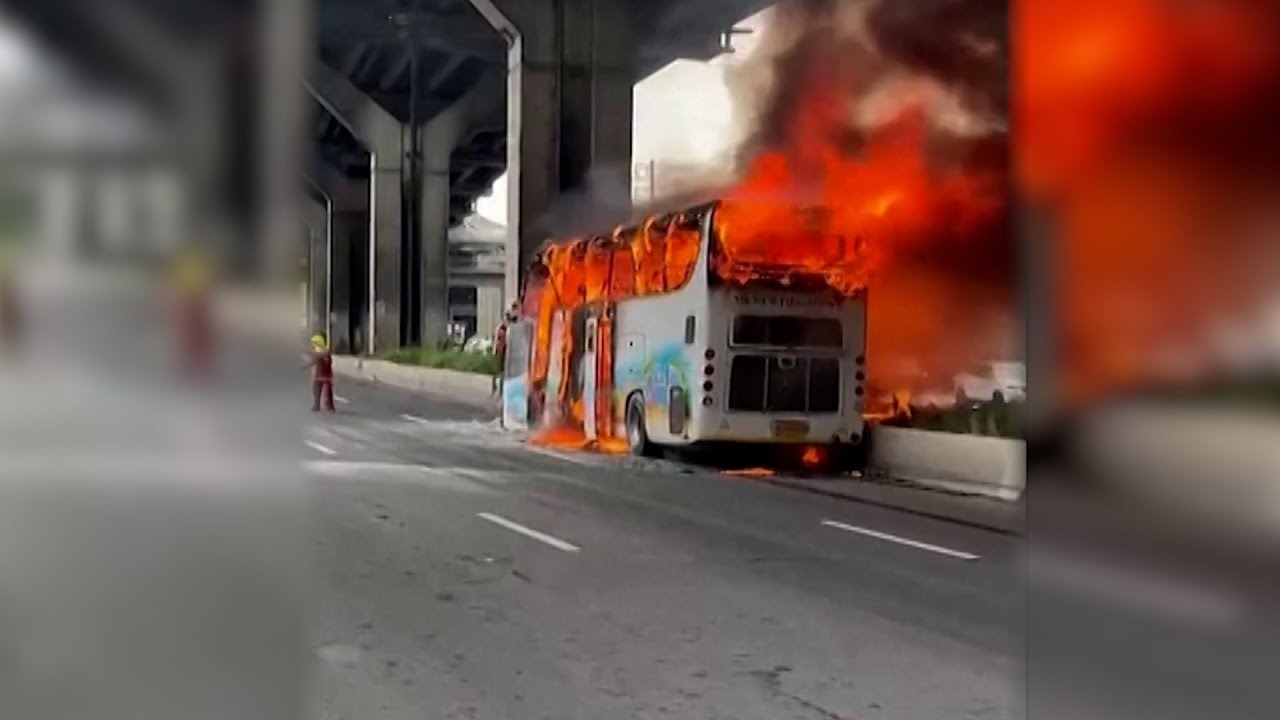 Fire engulfs Thai bus on a school trip to Bangkok