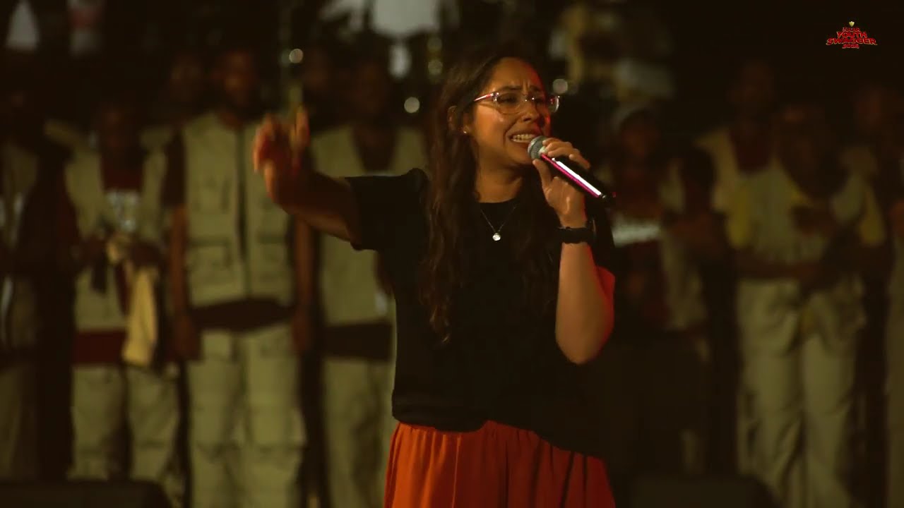 Worship moment with MARIA SHOPES