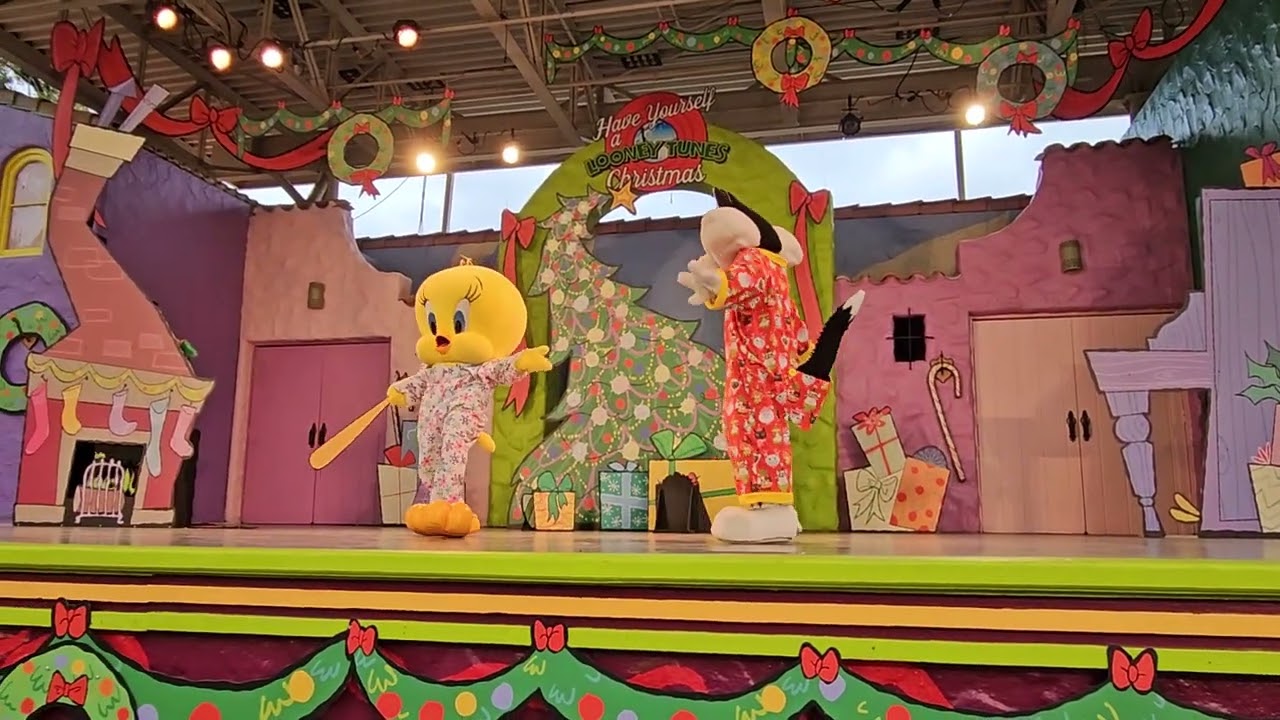six flags Fiesta tx 1st show  looney tunes Christmas 11 18 23 #idonotownrightstothismusic