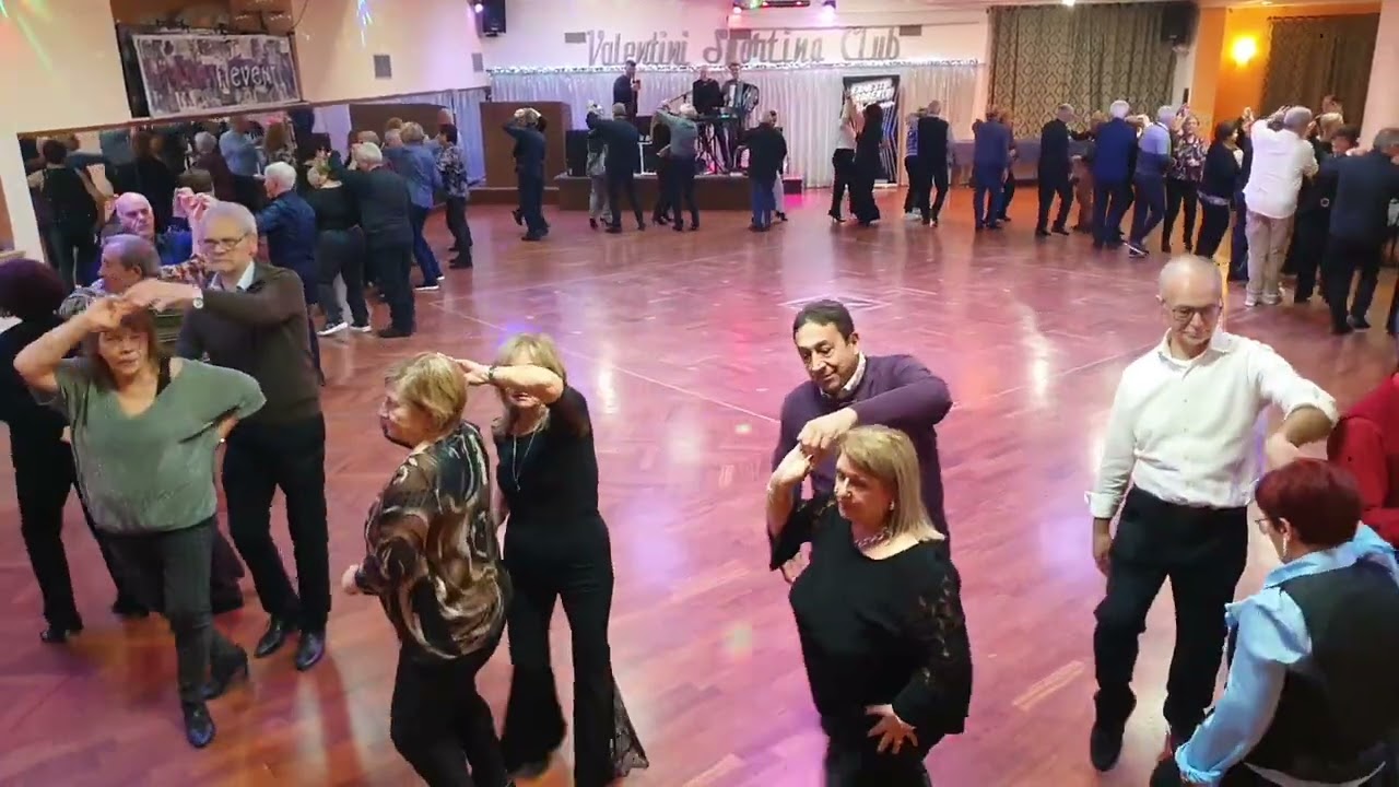 SALA DA BALLO ROMA CASTELLI ROMANI VALENTINI SPORTING CLUB