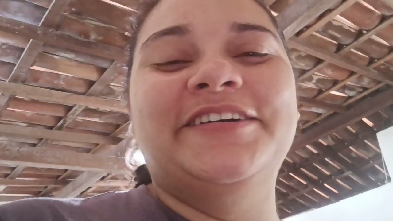 Lavando roupa e fazendo o almoço 