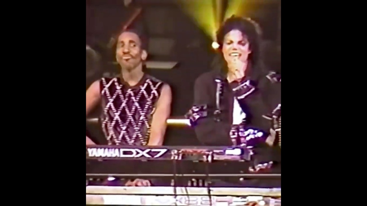 MJ Messing Around w/ His Keyboardist Greg Phillinganes @ The Bad Tour Live Circa 1988 #mj #kingofpop