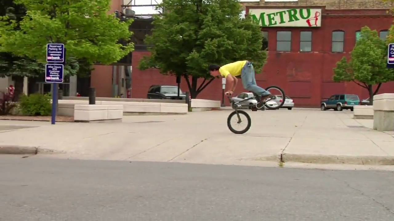 Levi's® BMX 2009_15 Corey Martinez How-to Nose Manual