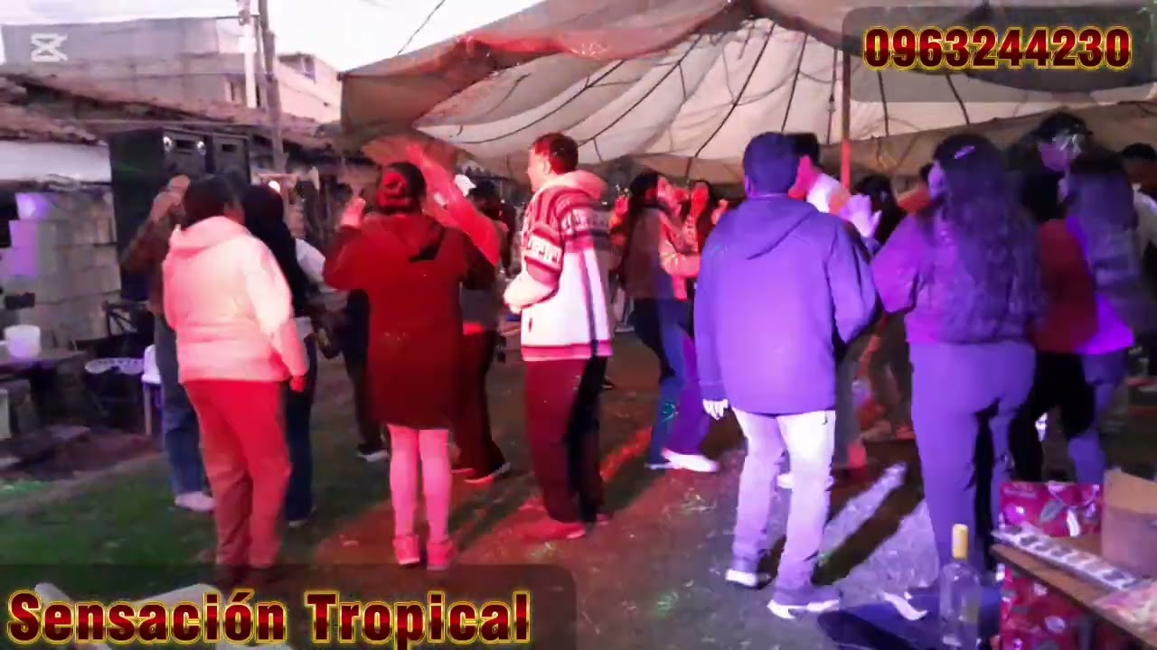 SENSACIÓN 💥TROPICAL Desde Ayora Tema: Solo quiero tu amor 💘  Familia Toapanta 🎄💃🎅