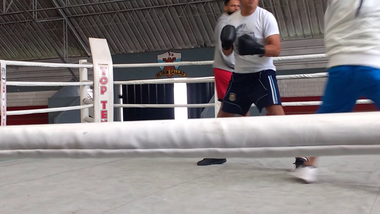 &Aacute;ngelo Cervantes boxing