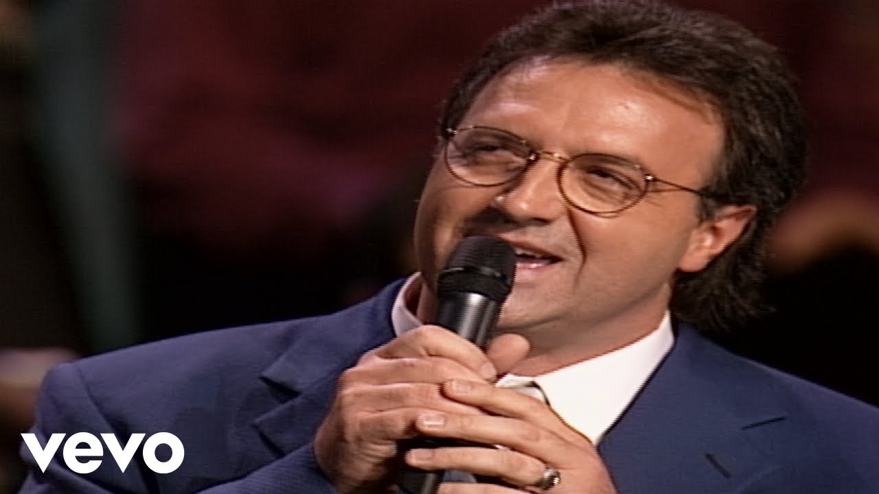 Bill & Gloria Gaither - There Is a Bridge [Live] ft. Stephen Hill