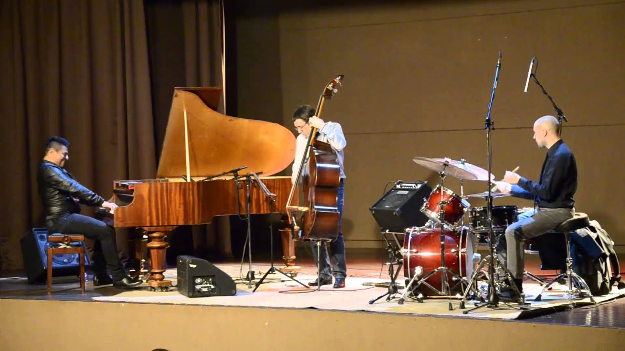 Benito Gonzalez Trio (USA - UKR) - 'Round Midnight