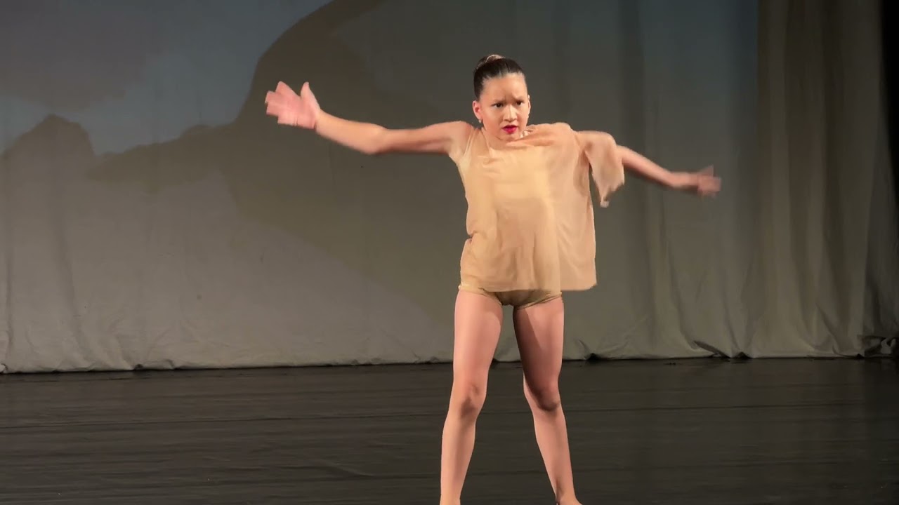Iulia Todea - Something under her skin - Contemporan - Spectacol  06.2025 - Monique’s Ballet Studio