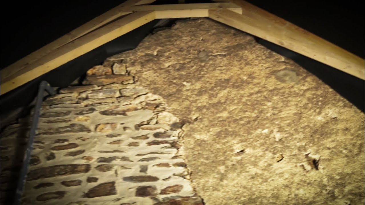 Exposing and pointing the farmhouse stone wall