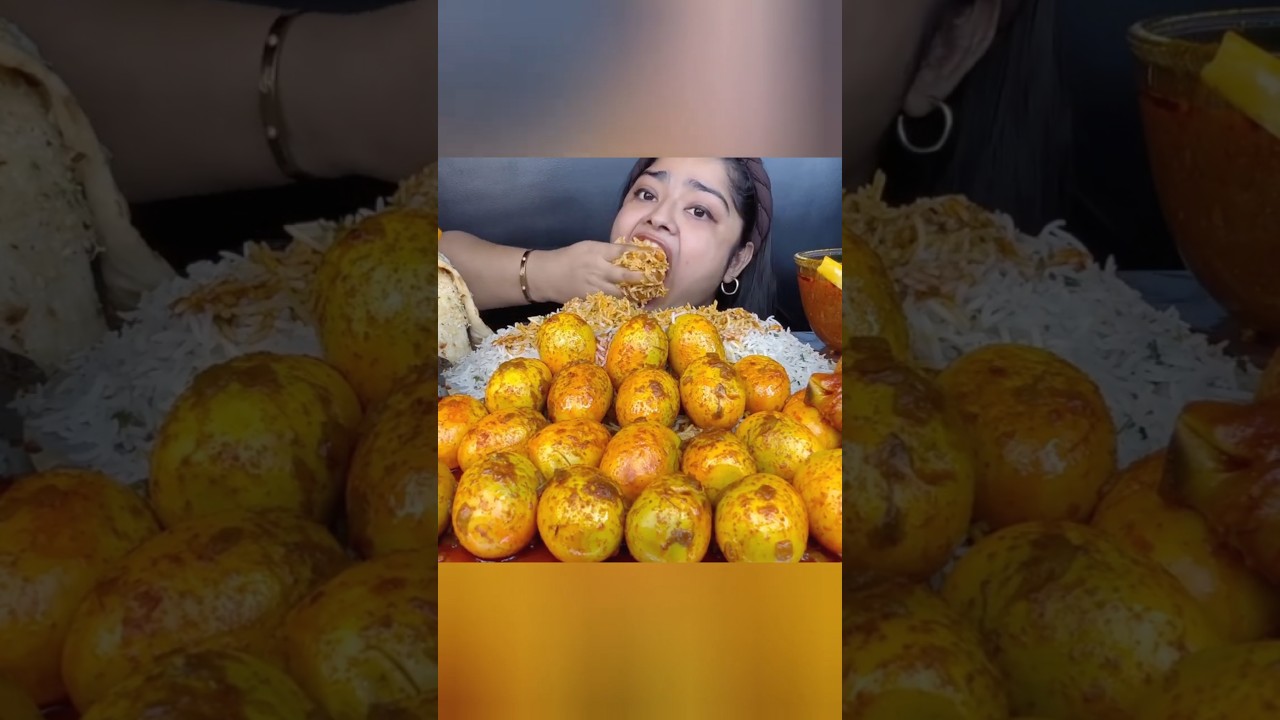 ASMR: eating eggs curry 😋 #asmr #trendingshorts #viralshort #shorts