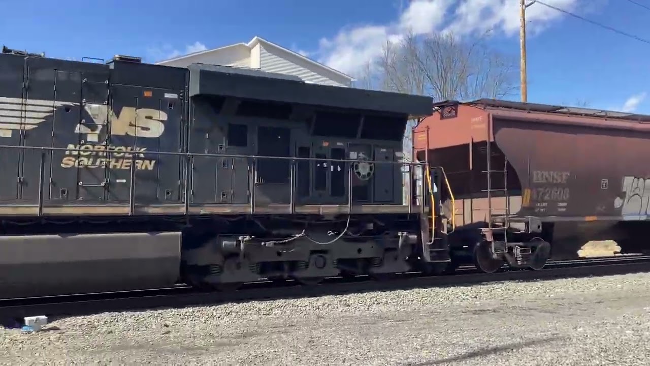 Long Norfolk Southern manifest with