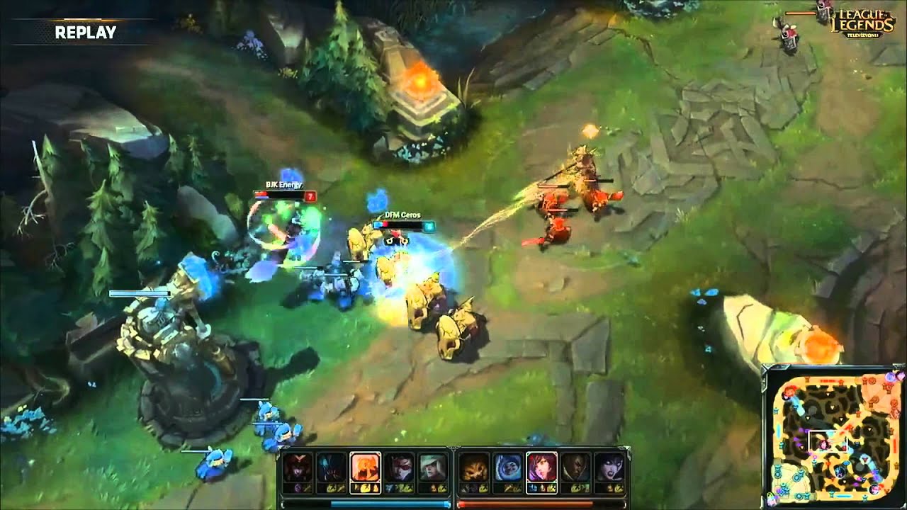 Energy showing the world how to deal with an Azir wall as Ahri