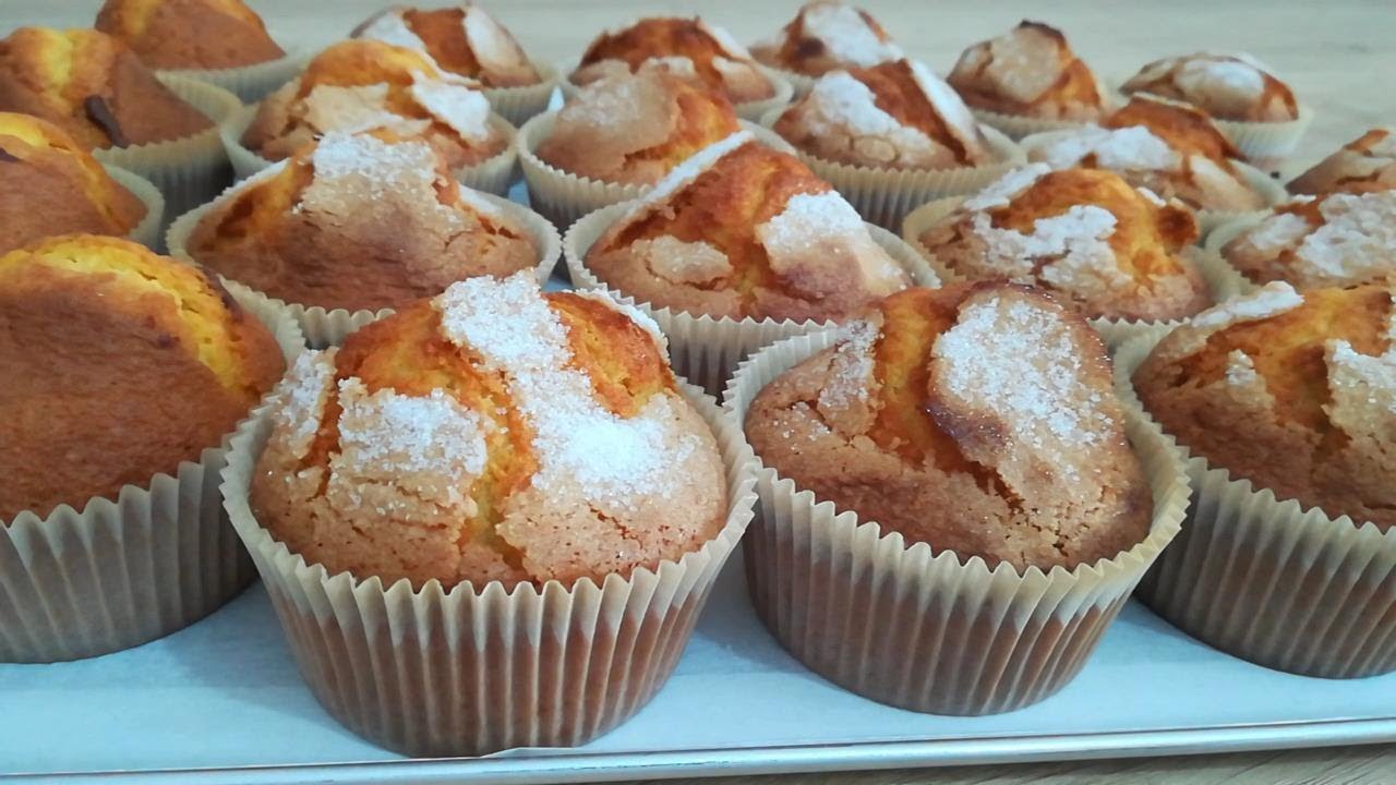 Magdalenas caseras con zumo de naranja