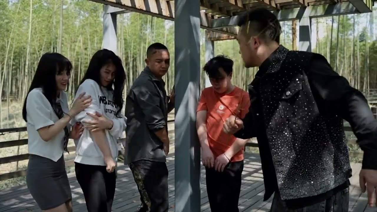 原曲《挪威的森林》，對不起了伍佰老師
