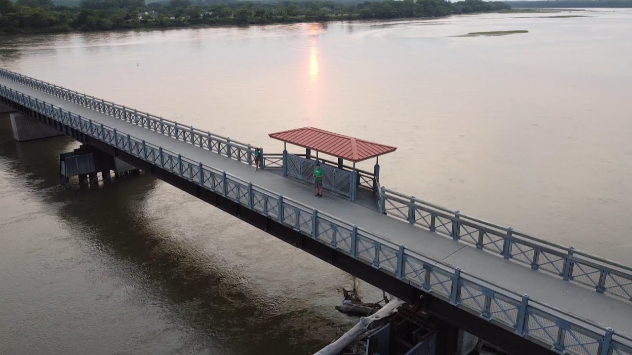 Central USA: Lied Bridge near Omaha