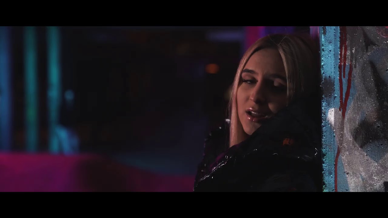 Gabrysia Jeleń Ft. Szczypson - Crystal (Oficjalny Teledysk)