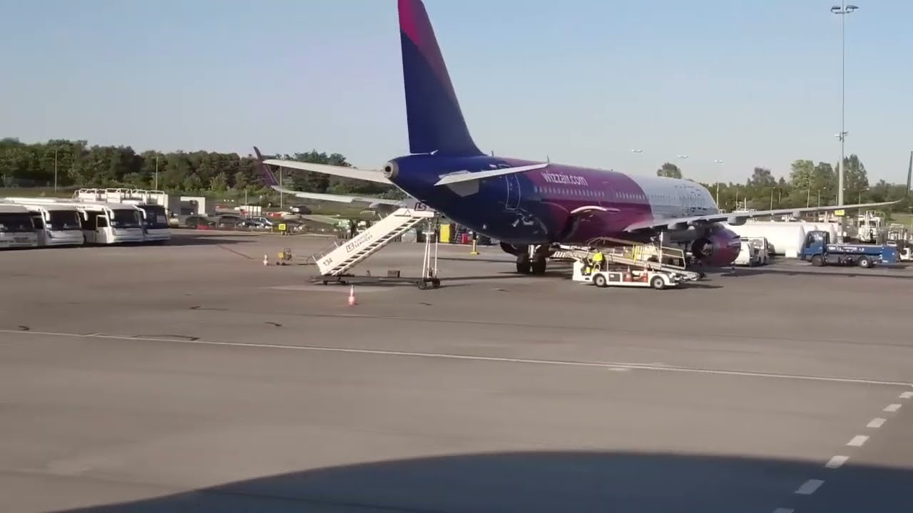 RYANAIR Kraków - Bristol czerwiec 2022 start samolotu