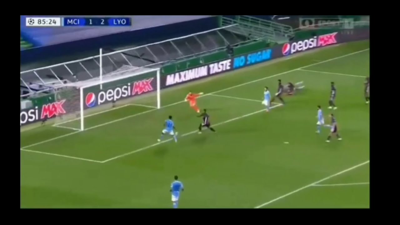 Sterling misses an open goal || Funny football memes