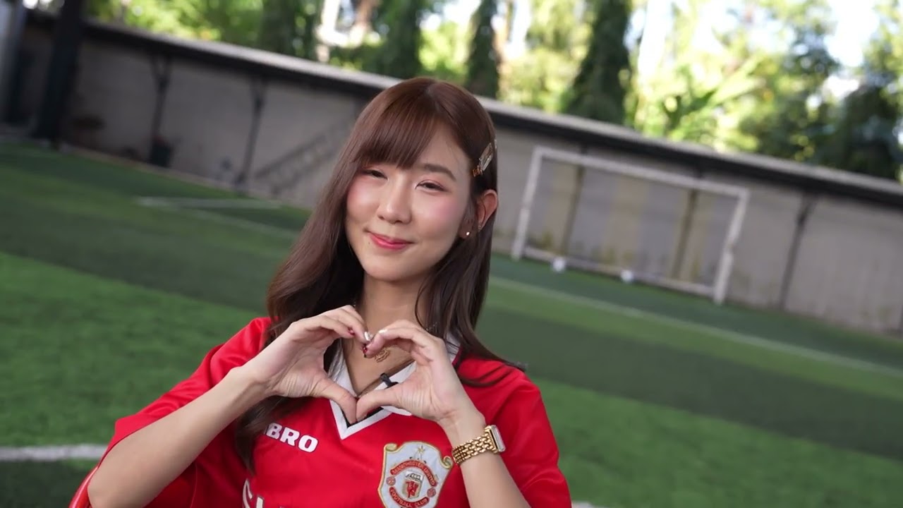 ใครกันนะ? “โอปอล” ยอมรับ “คนนี้แหละคือรักแรกที่ทำให้ All In กับแมนฯยู” | [TEASER] KICK IT REAL EP.21