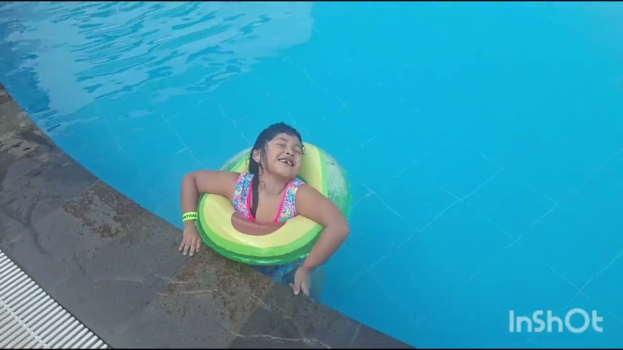 Piscina con mi Lyannita Enero 26