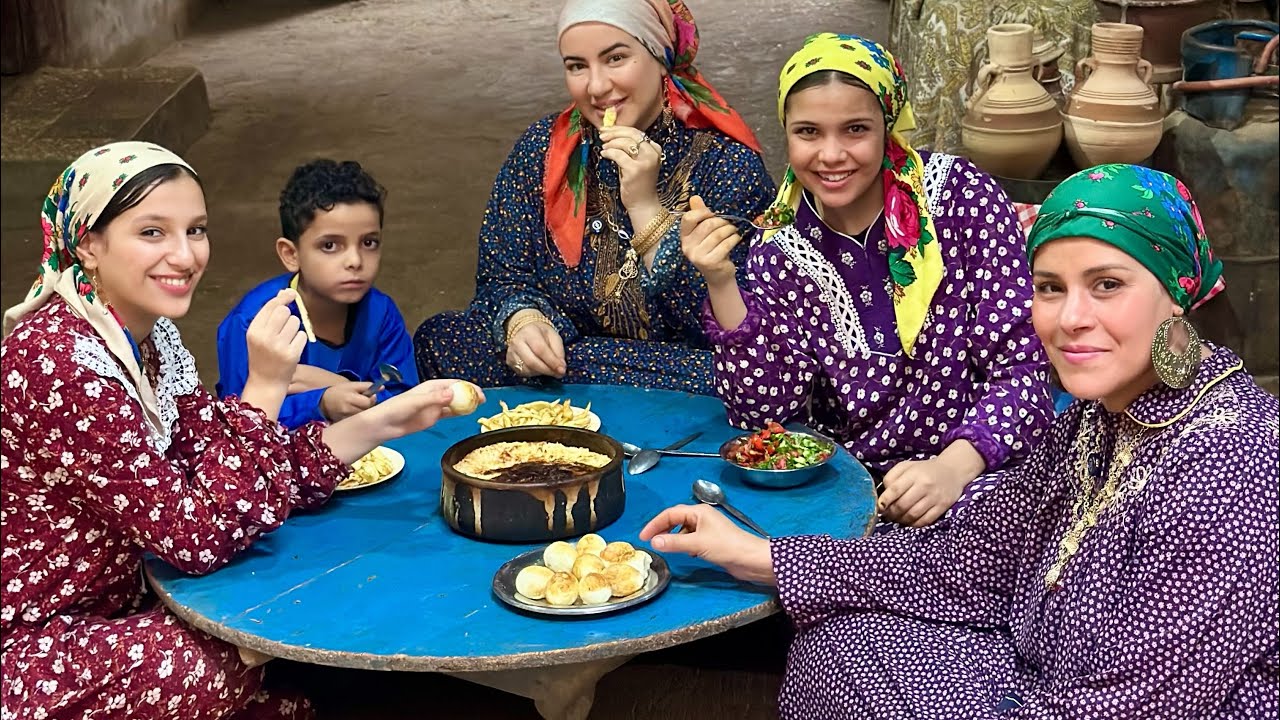 لمة العيلة علي الطبلية 👌 دسينا طاجن معمر في الفرن البلدي ودحرجا بيض 🥚 في السمن البلدي 🥺 
