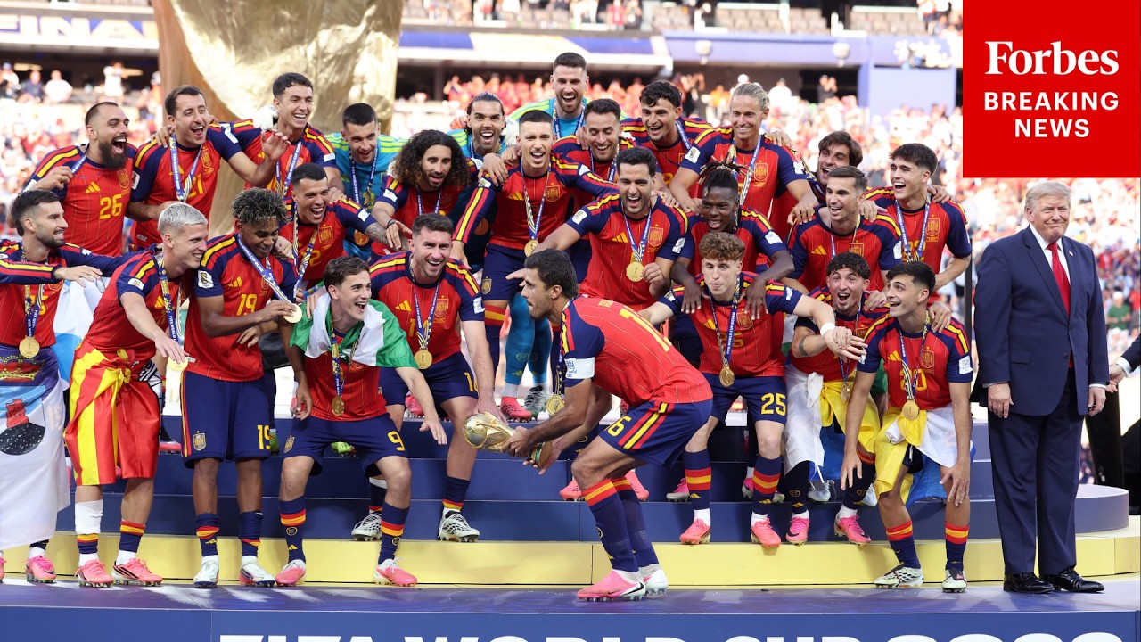 FIFA Crops Trump Out Of Spain&rsquo;s World Cup Victory Photo