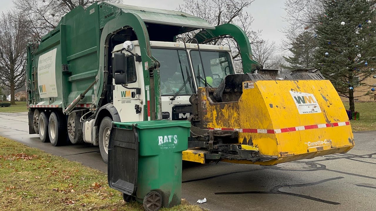 Post Christmas Trash | WM Mack McNeilus Curotto Can Garbage Truck