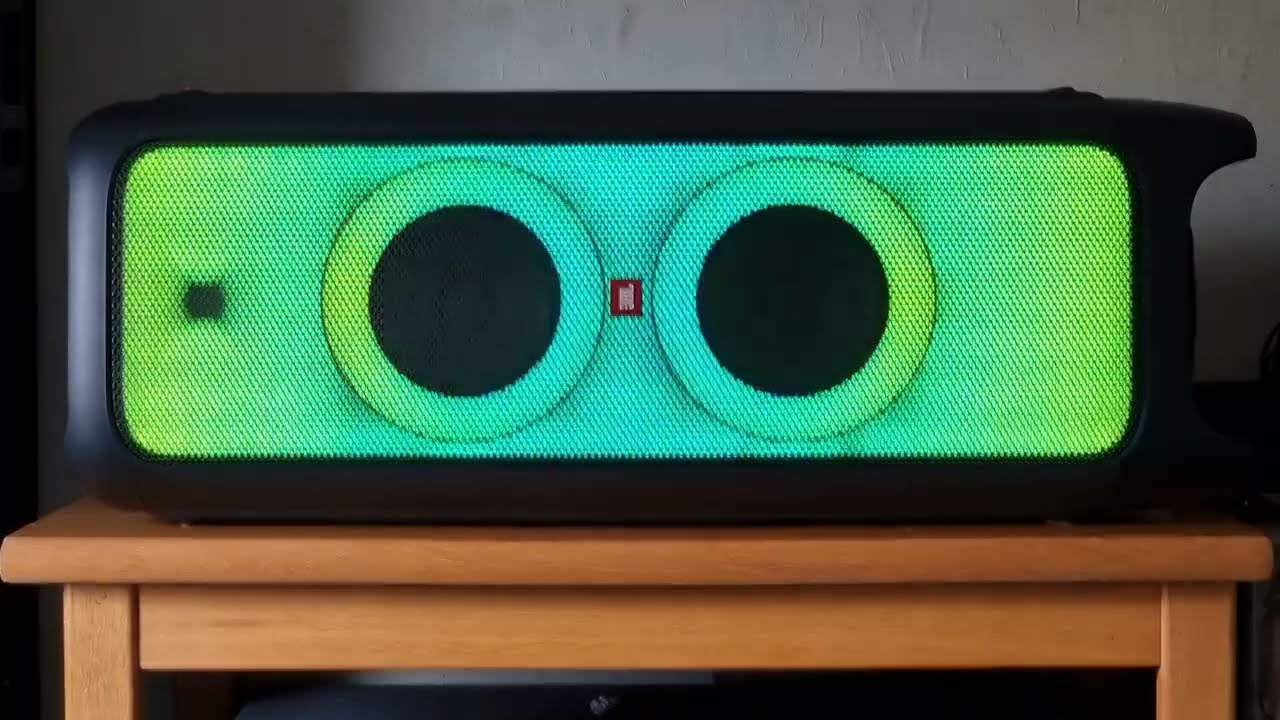 JBL PartyBox 1000 VS JBL PartyBox  300 Sound / Bass Test