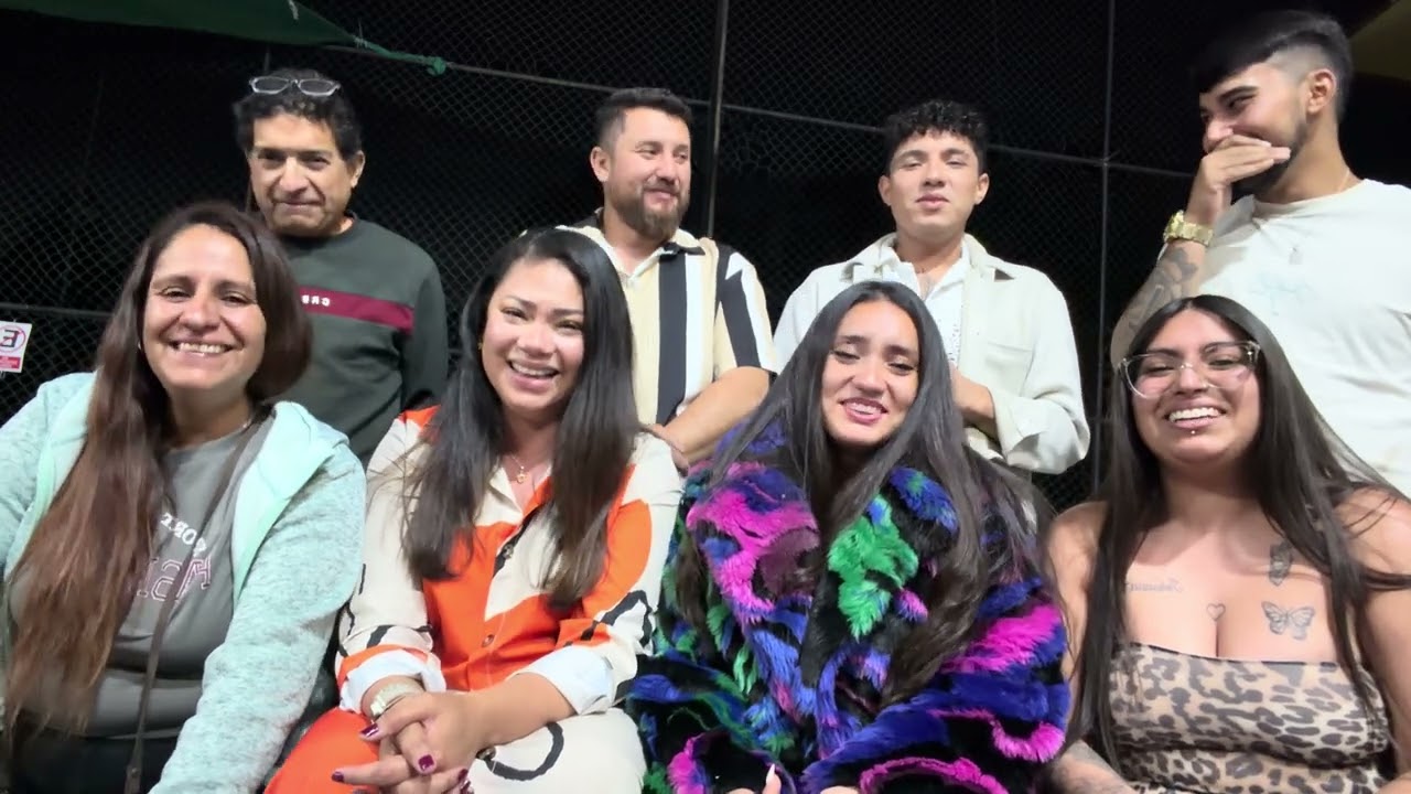 Mi familia vs la ópera🤣 #Shorts #YouTubeShorts #ChallengeViral #RisasEnFamilia #HumorFamilia #parati