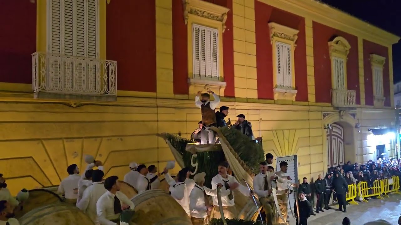 Carri Macerata Campania 2026. A Cumpagnia e sant' Antuono. Sfilata chiesa.