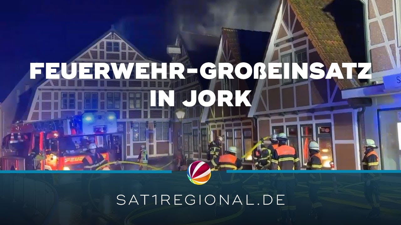 Großfeuer in Jork: 140 Feuerwehrleute kämpfen gegen Flammen