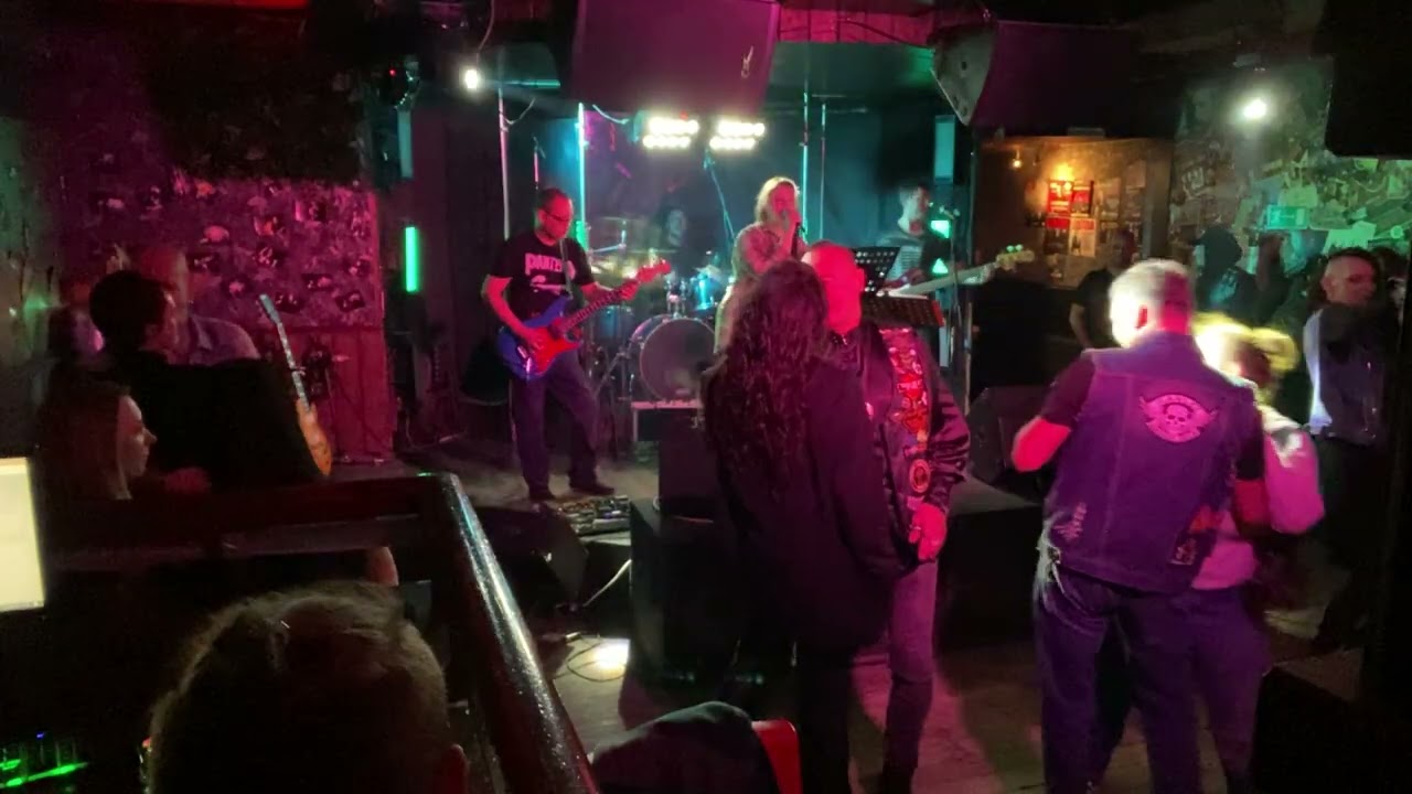 Лучшее исполнение на YouTube: вокал — бомба! Pantera — Cemetery Gates (cover) Кавер-группа Jeans'ы.