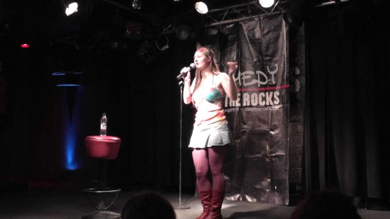 Kati Rausch stand-up komedia SEKSITURISTI HELSINGISS&Auml; (Ensimm&auml;inen komediakeikka suomeksi)