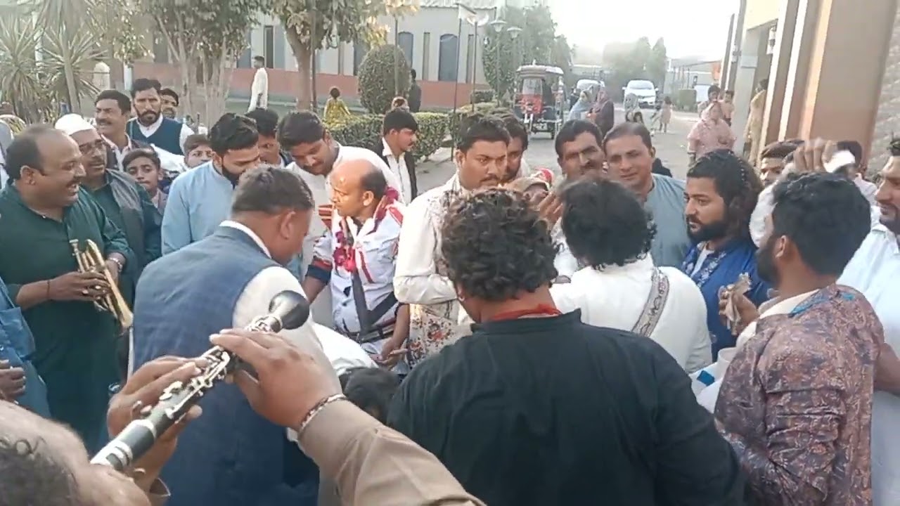 chudiyan la de mane cooker Babu Zaheer brass band Lahore 03014536117