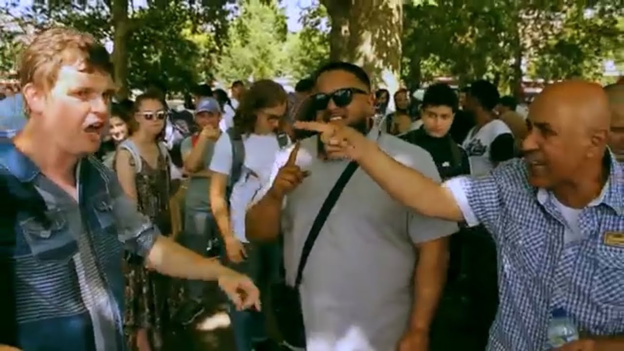 Bob taking questions from hostile muslims | Speakers Corner