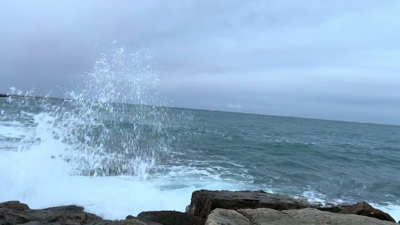 Ocean Waves and Calming Sea Sounds