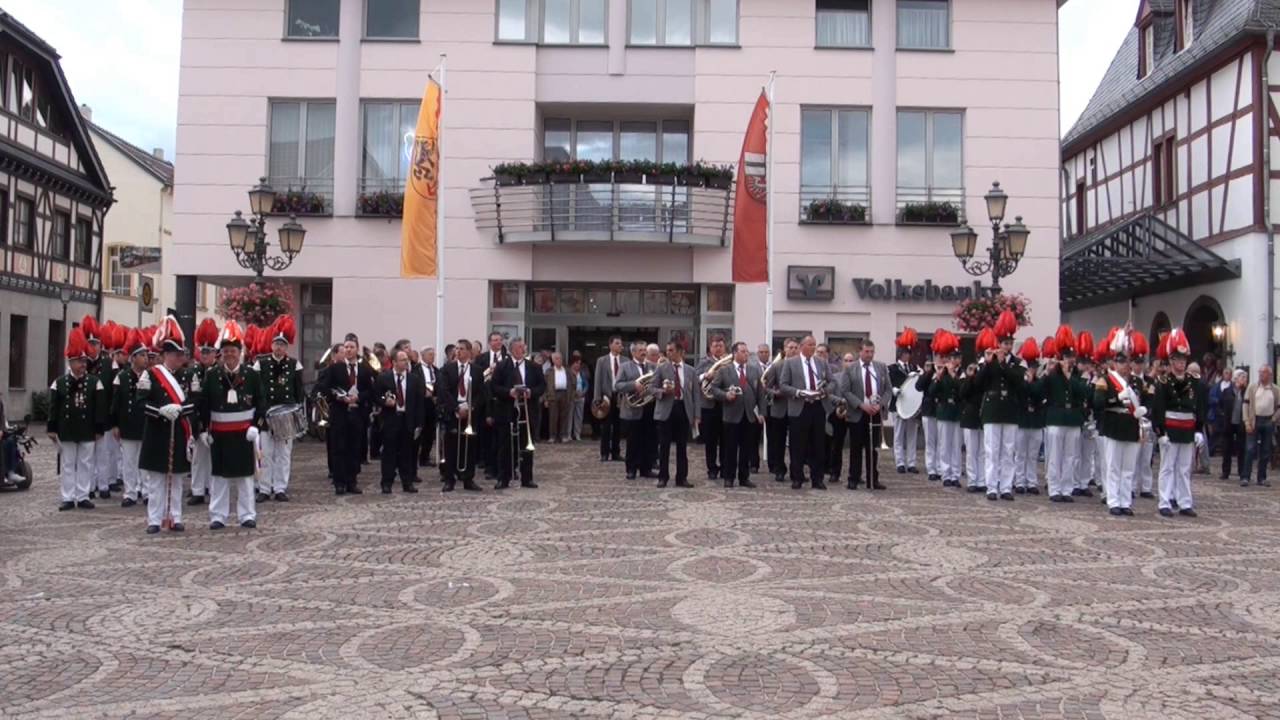 Schützenfest 2011 - Platzkonzert auf dem Ahrweiler Marktplatz