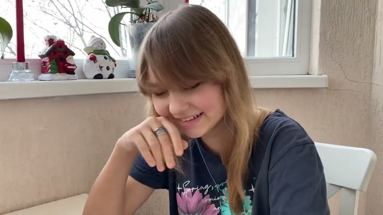 ВЛОГ ДЕНЬ РОЖДЕНИЯ АЛИСОЧКИ 11 лет !!! Подарки и 2 тортика !!! Идем в кафе с друзьями !