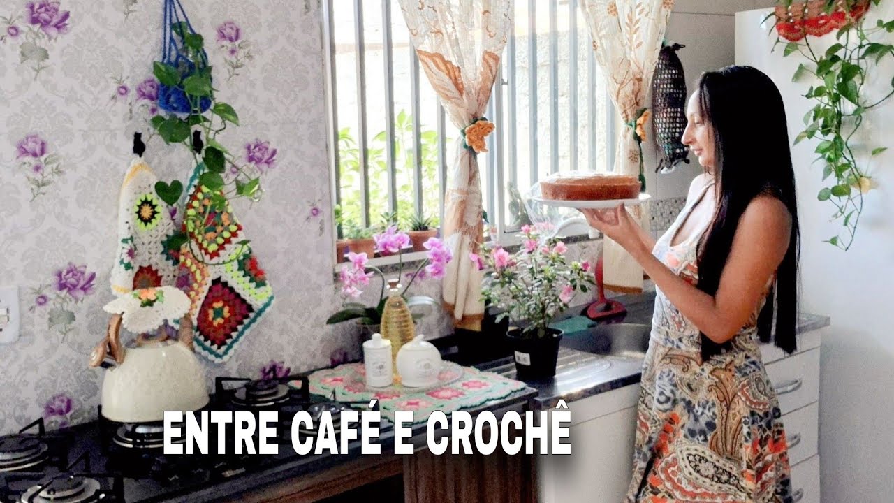 Entre café e  crochê 🧶  manhã simples com  fé e calmaria 