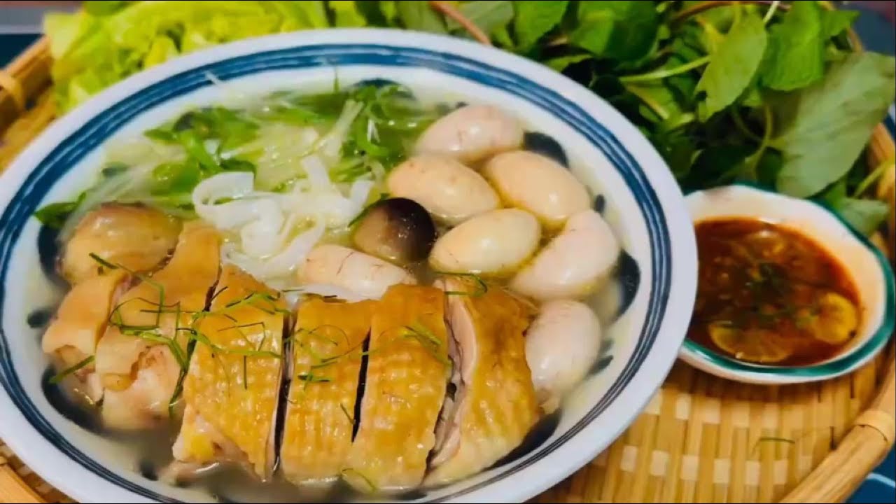 Bữa Nay Chiêu Đãi Anh Xã Phở Gà Ngon Bá Cháy Luôn 👍👍👍
