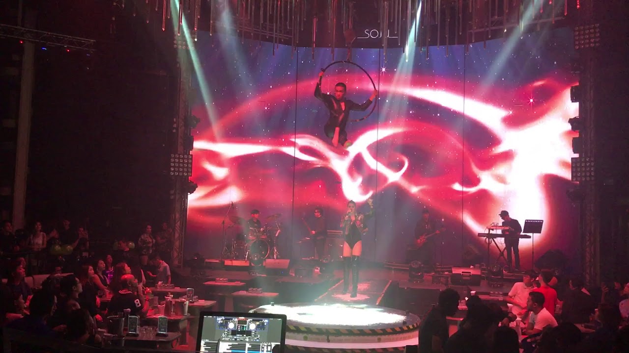 SIA - Chandelier | Aerial hoop by Mico