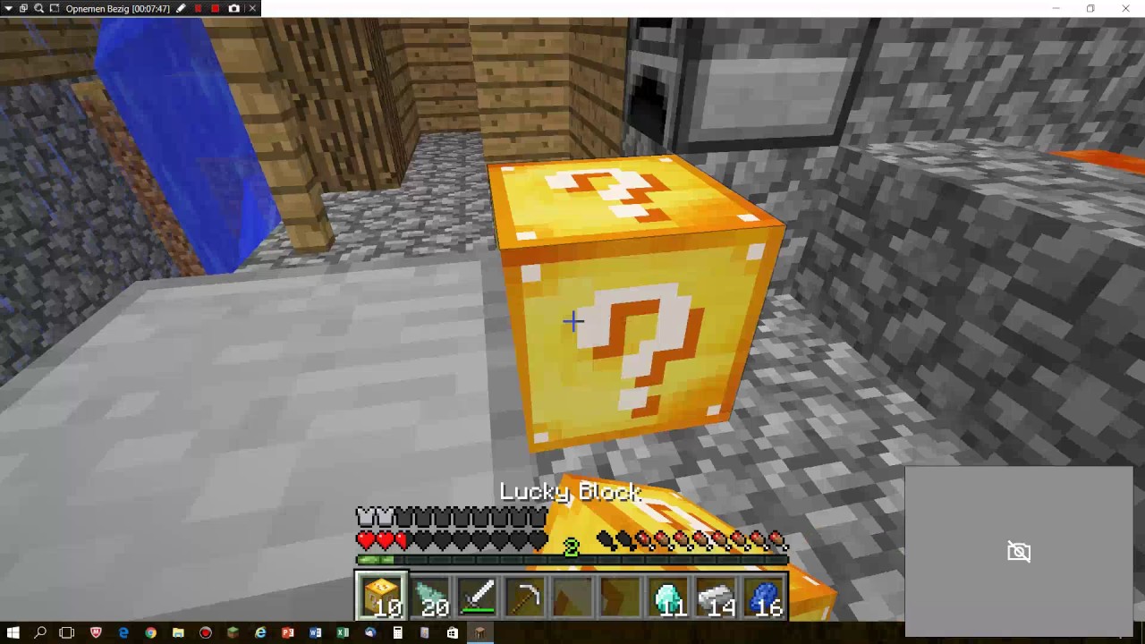 Minecraft NL lucky block survival: een grote village!!