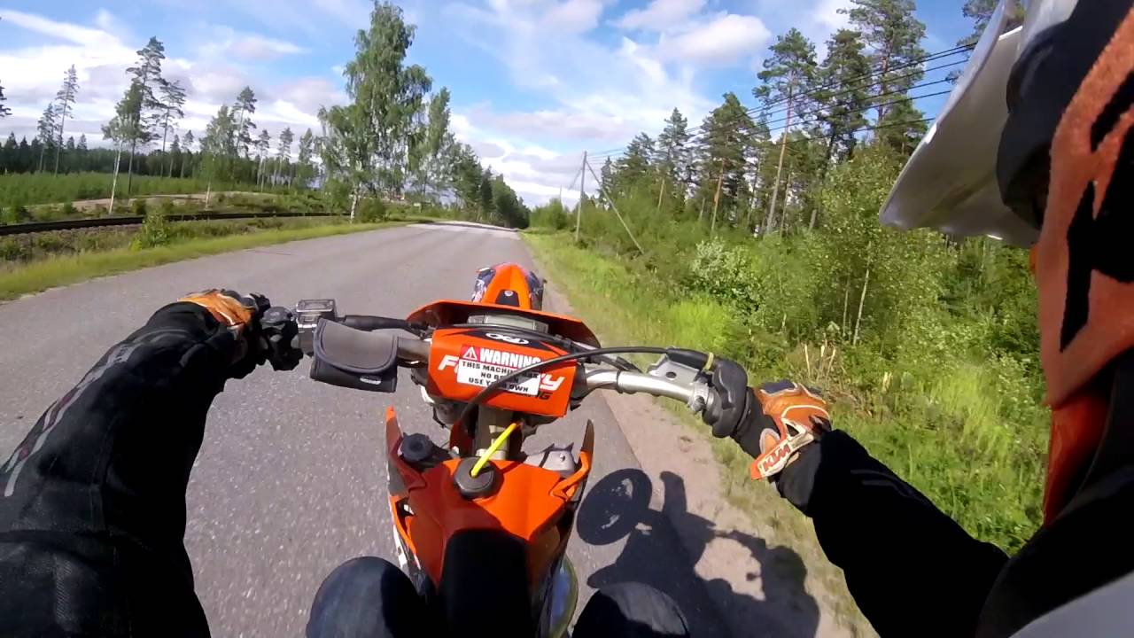 KTM EXC 300 Acceleration & Wheelie Demonstration