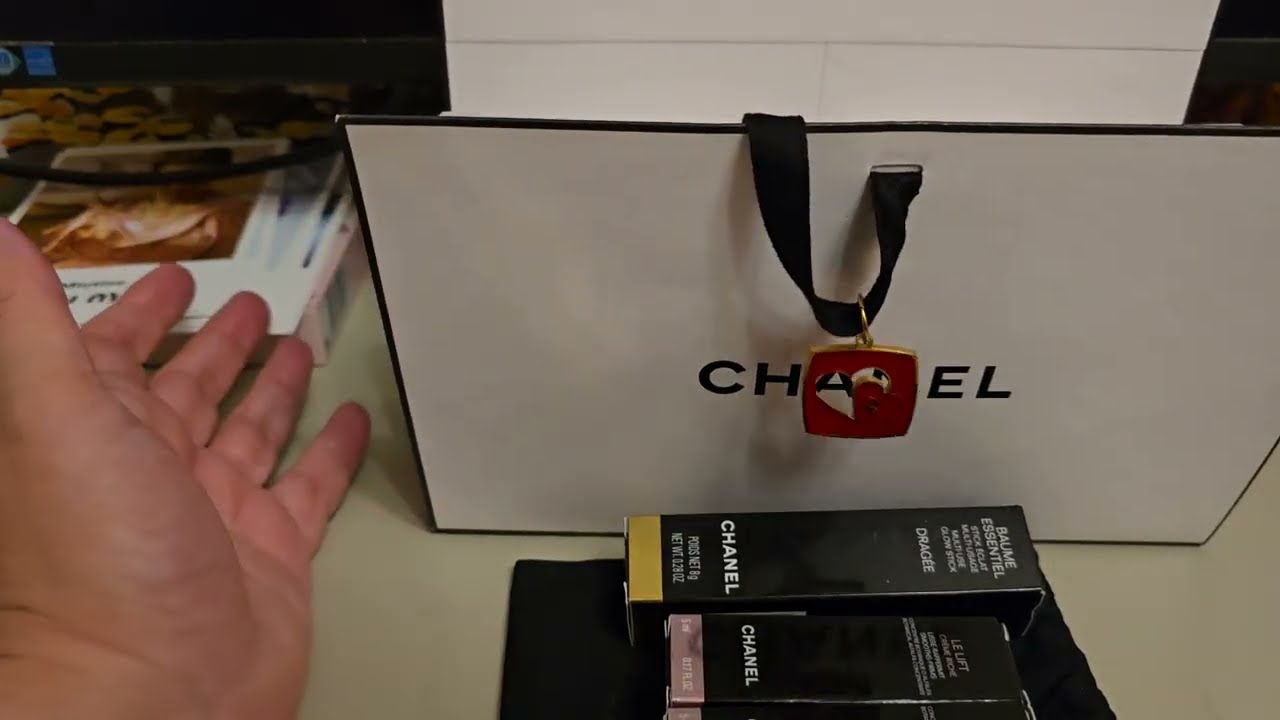 Prima comanda online la Chanel Makeup Skincare