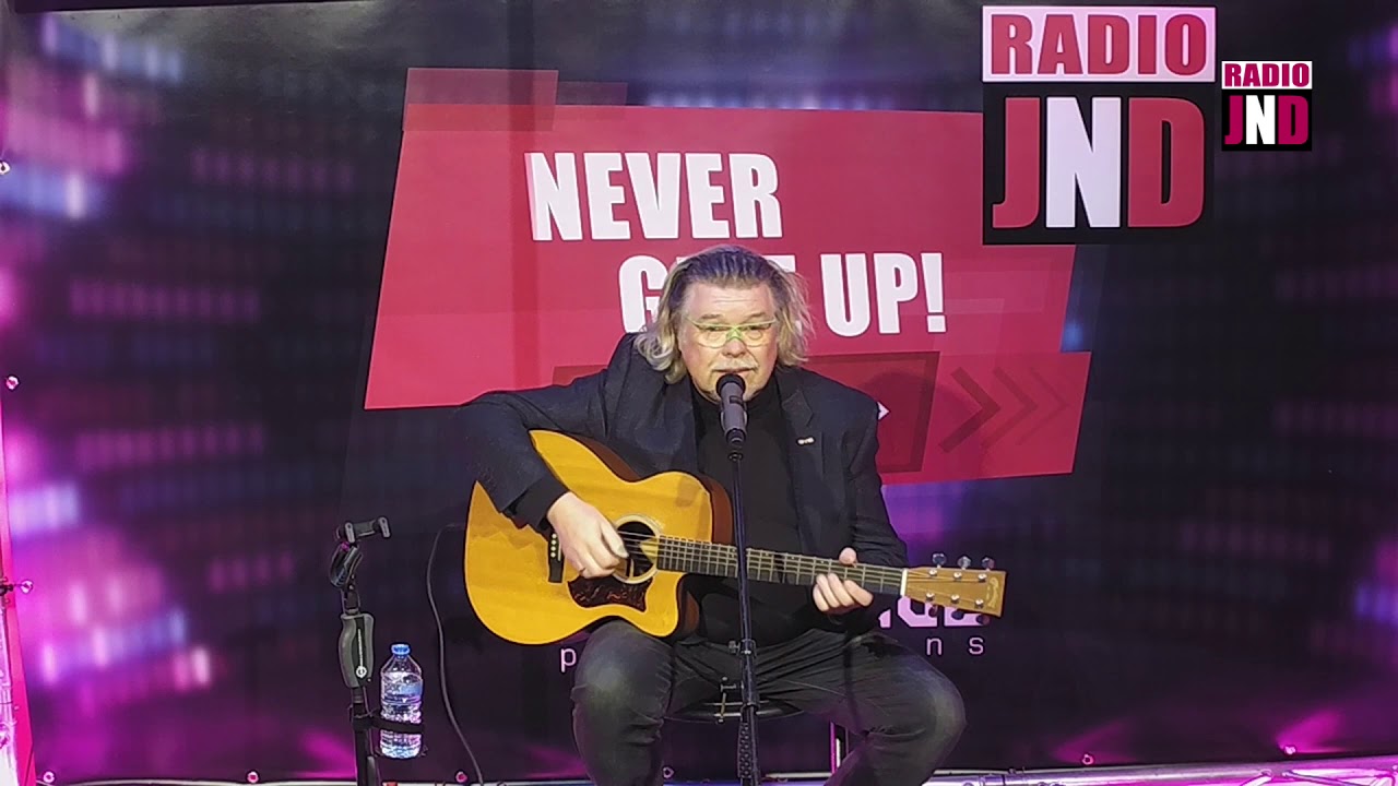 Never Give Up | Miniconcert Rene Karst