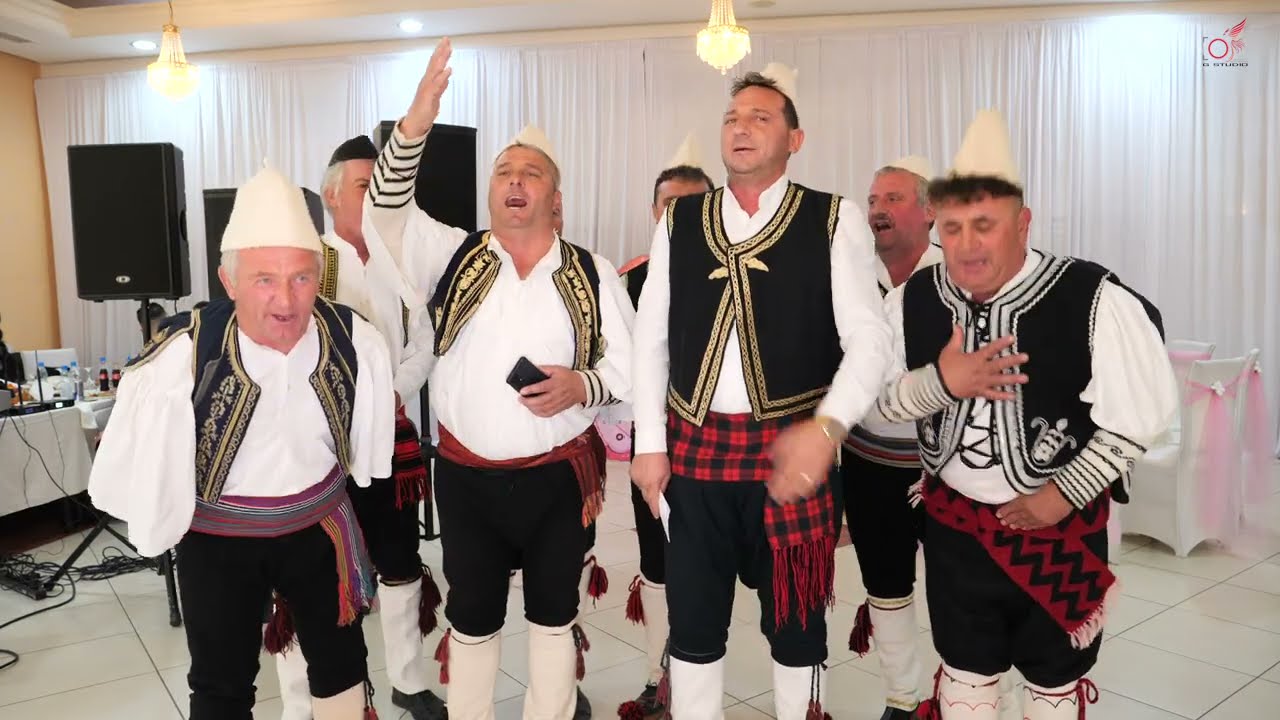 Surpriz Ne Ditelindje - Grupi Polifonik Qyteti Tepelena