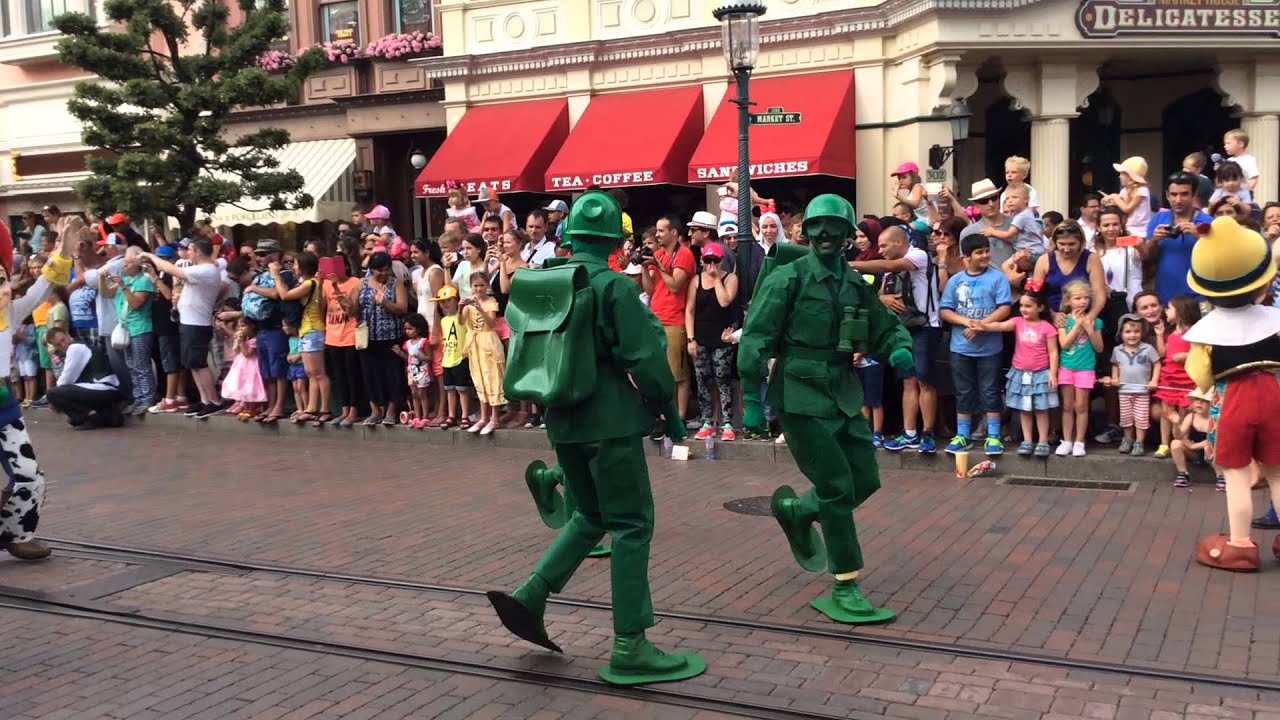 Disney Magic on Parade August 2015 at Disneyland Paris