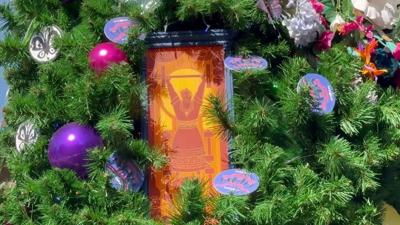 Disney Springs - Christmas Tree Stroll - Encanto Tree - 12/4/2025 - 4k